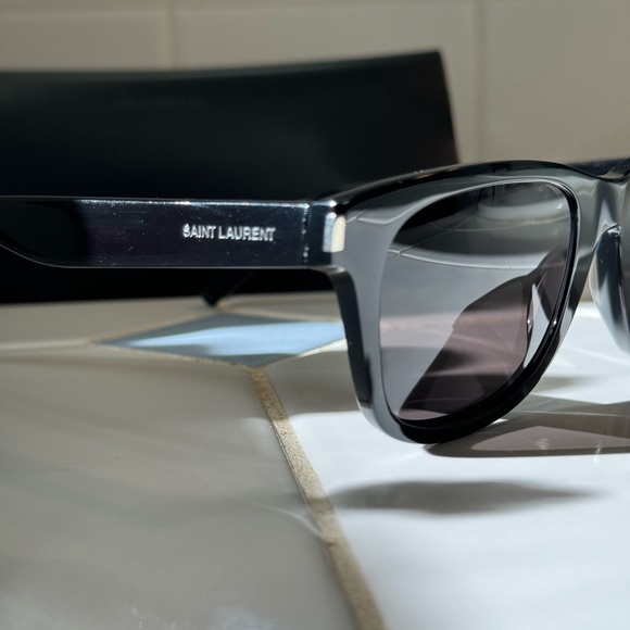 Saint Laurent sunglasses - Picture 3 of 7